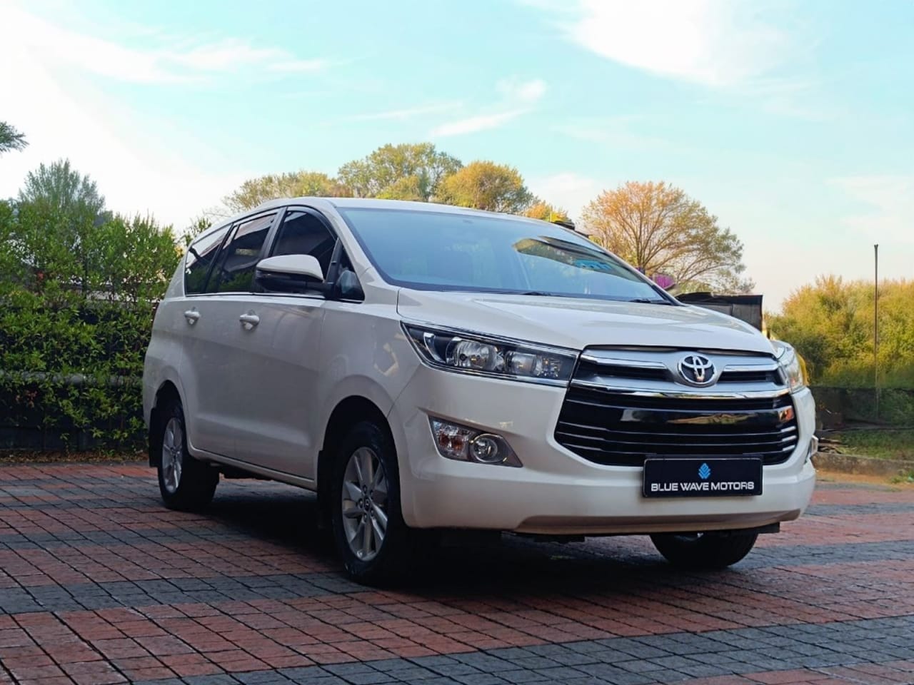 TOYOTA INNOVA CRYSTA