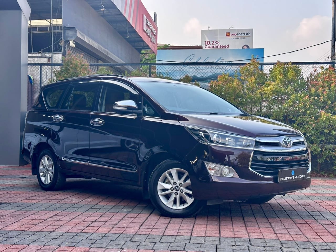 TOYOTA INNOVA CRYSTA